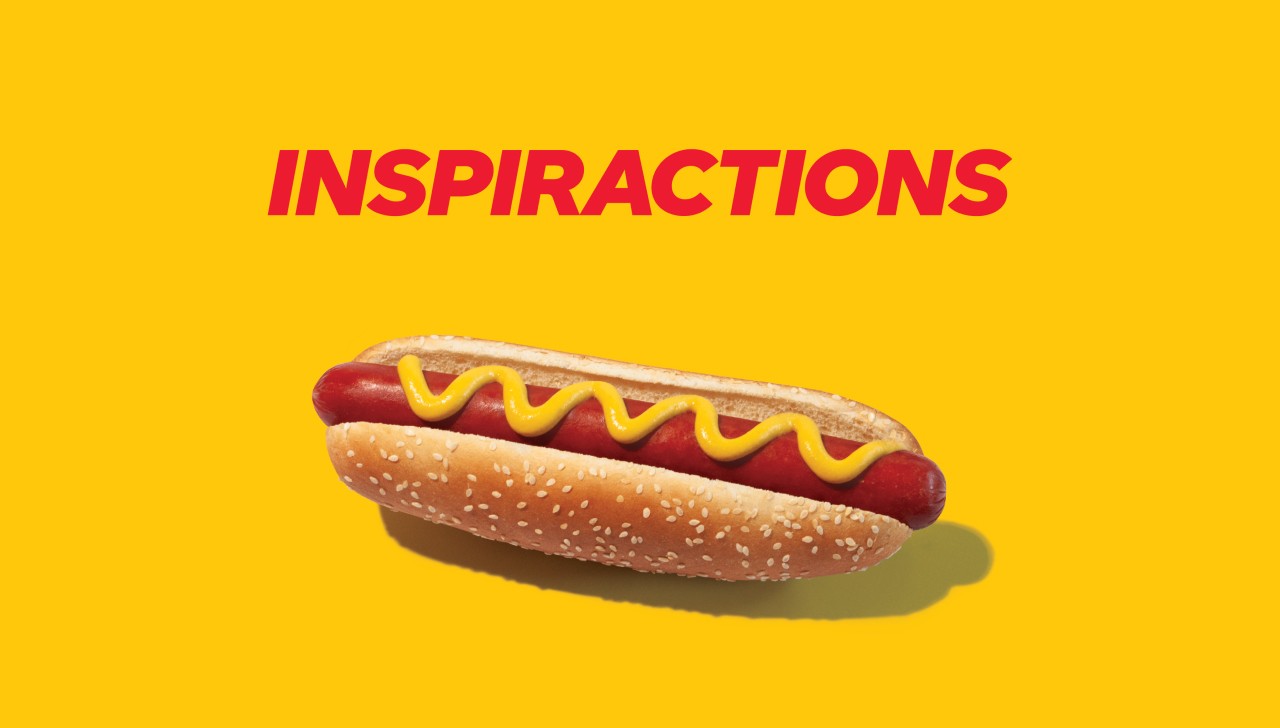 Le logo du magazine INSPIRACTIONS à côté d’un hot dog de Costco.