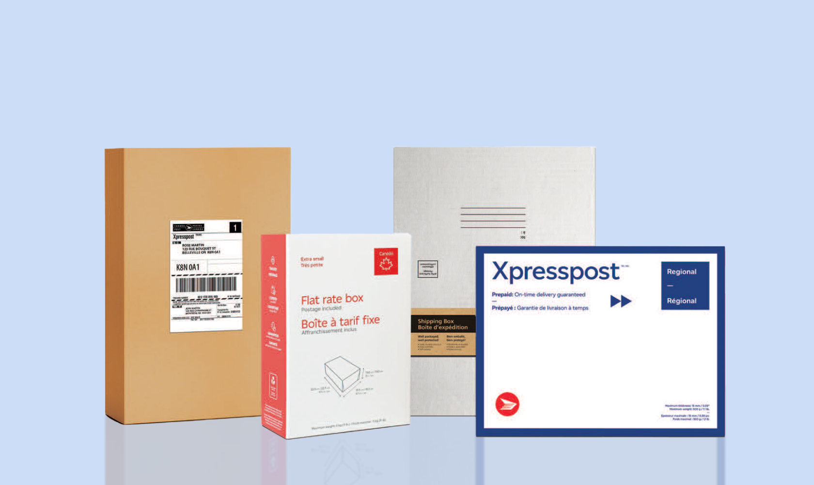 Produits d’emballage de Postes Canada, dont une boîte à tarif fixe, une enveloppe Xpresspost, une boîte d’expédition en carton et une enveloppe matelassée.